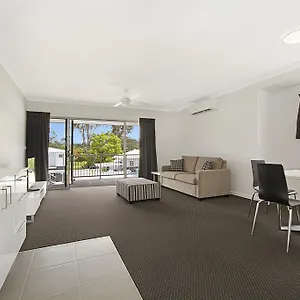 https://cooroy-luxury-motel-apartments.hotelssunshinecoast.net