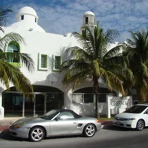 https://hotel-green-16.quintano-roohotels.com